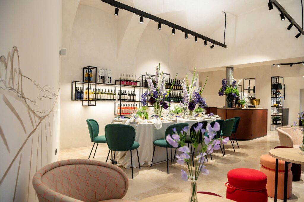 Inside of the Hofkellerei im Gartenpalais - Vinothek & Bar in Vienna